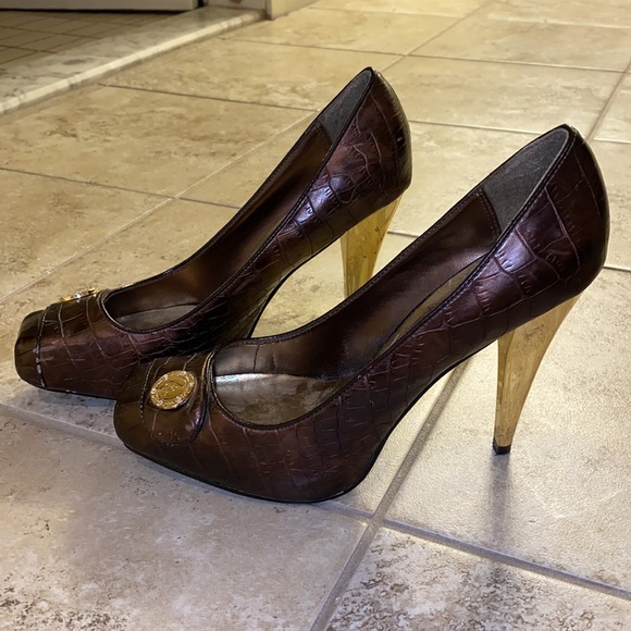 Two heels - Picture 2 of 6